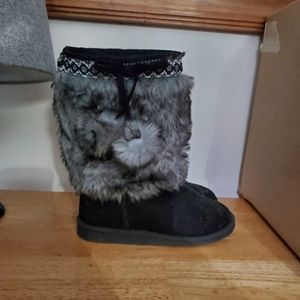 Girls Fuzzy Boots